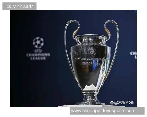 多家英超德甲球队争夺20岁奥格斯堡中场新星科穆尔 多家英超德甲球队争夺20岁奥格斯堡中场新星科穆尔