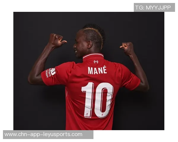 利物浦足球俱乐部在深圳开设新店名宿麦克马纳曼亲临助阵庆祝活动