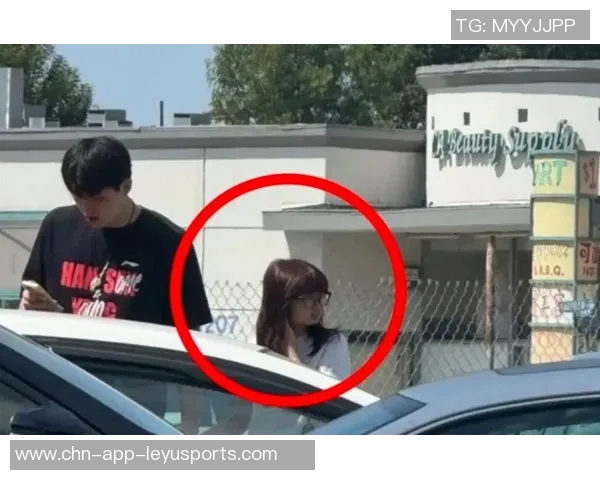 杨瀚森女友中秋晒幸福照与舞蹈视频祝福平安快乐引热议 杨瀚森女友中秋晒幸福照与舞蹈视频祝福平安快乐引热议