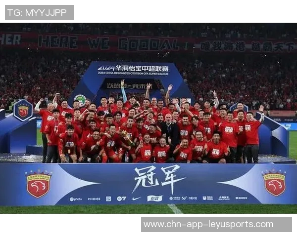 上海海港队提前集结备战训练中中秋节期间不放松全力以赴迎接挑战 上海海港队提前集结备战训练中中秋节期间不放松全力以赴迎接挑战