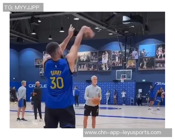 库里分享第三节逆转秘诀：干扰对手投篮保持防守间距避免失误